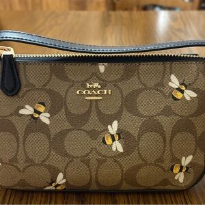 NWOT Coach Brown Signature Canvas Bee Print Wristlet with Gold Logo